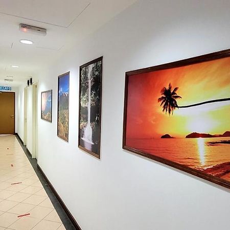 Api-Api Guesthouse Kota Kinabalu Esterno foto