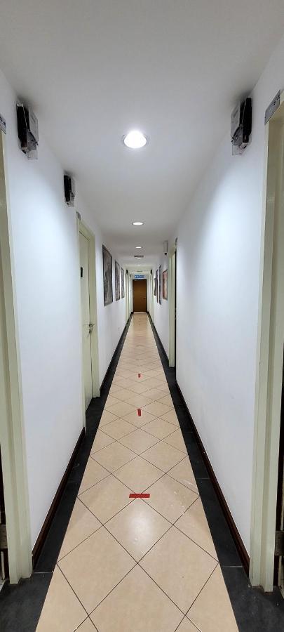 Api-Api Guesthouse Kota Kinabalu Esterno foto