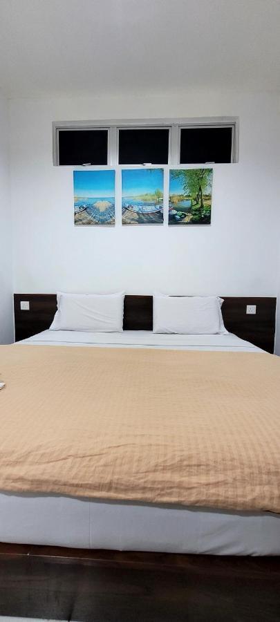 Api-Api Guesthouse Kota Kinabalu Esterno foto