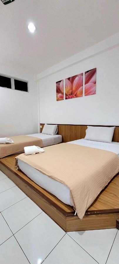 Api-Api Guesthouse Kota Kinabalu Esterno foto