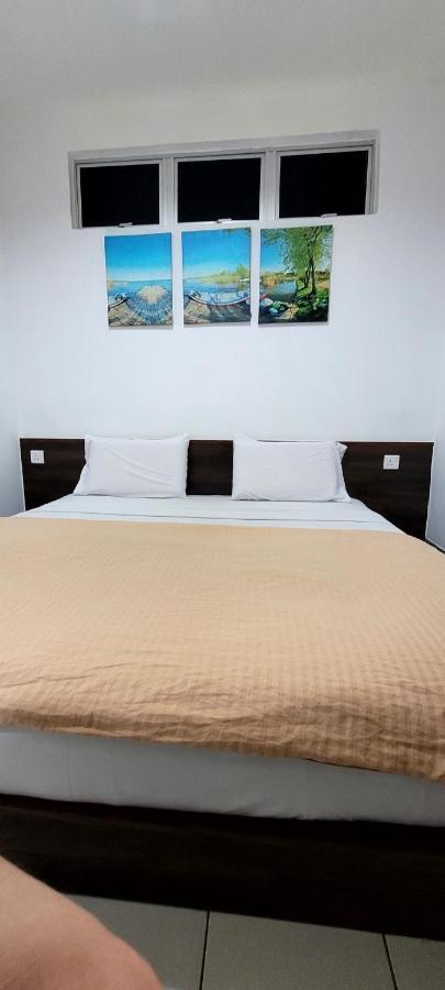 Api-Api Guesthouse Kota Kinabalu Esterno foto