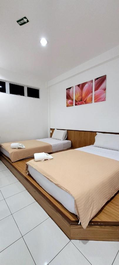 Api-Api Guesthouse Kota Kinabalu Esterno foto