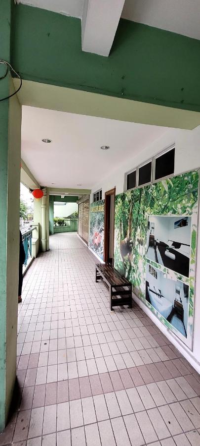 Api-Api Guesthouse Kota Kinabalu Esterno foto