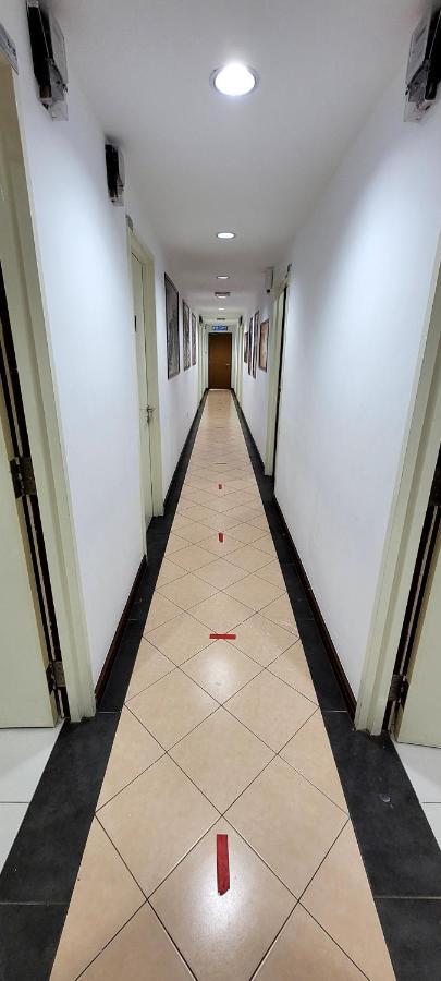 Api-Api Guesthouse Kota Kinabalu Esterno foto
