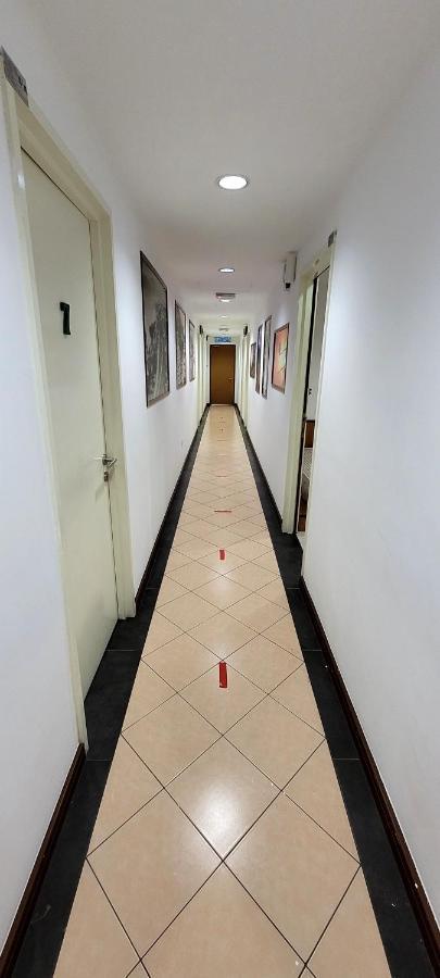 Api-Api Guesthouse Kota Kinabalu Esterno foto