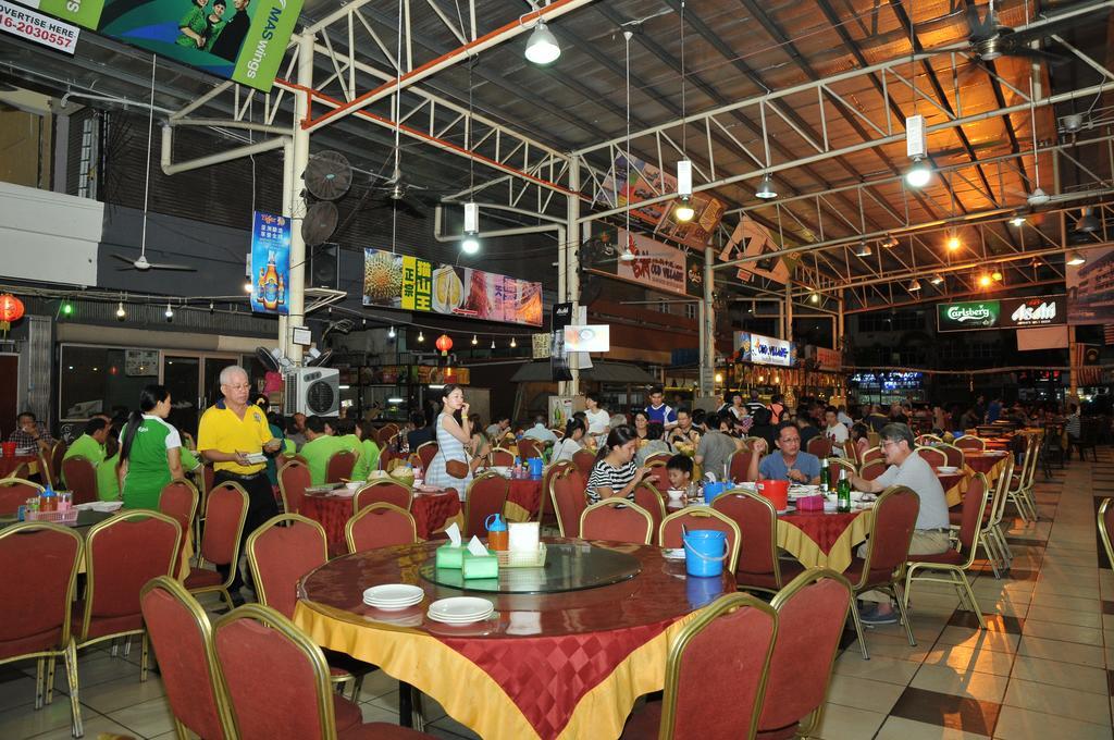 Api-Api Guesthouse Kota Kinabalu Esterno foto