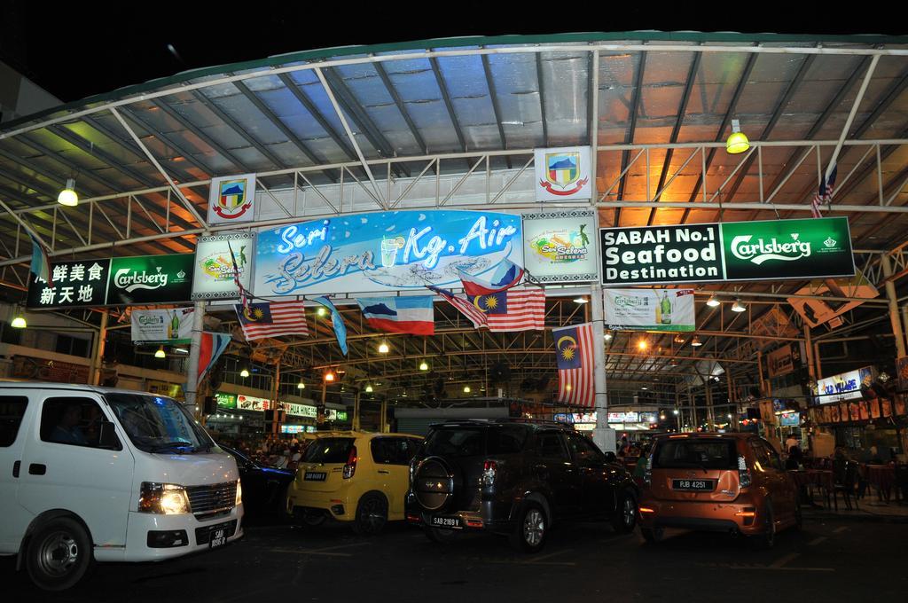 Api-Api Guesthouse Kota Kinabalu Esterno foto