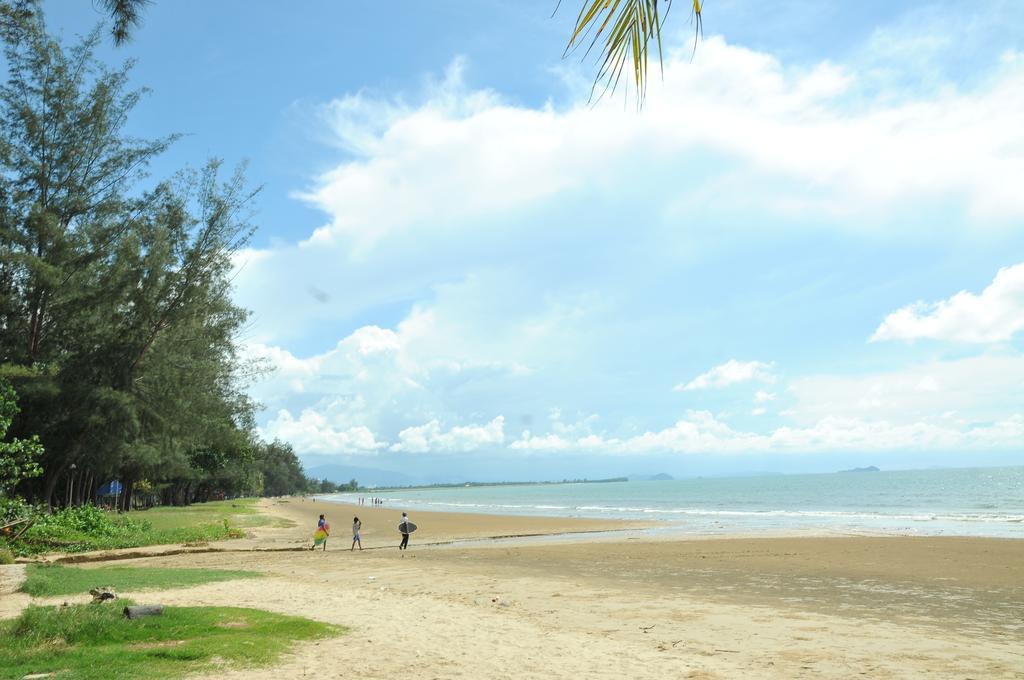 Api-Api Guesthouse Kota Kinabalu Esterno foto