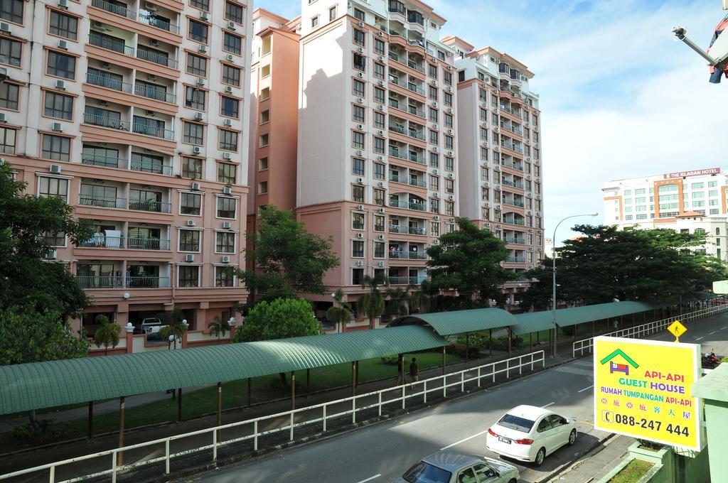 Api-Api Guesthouse Kota Kinabalu Esterno foto