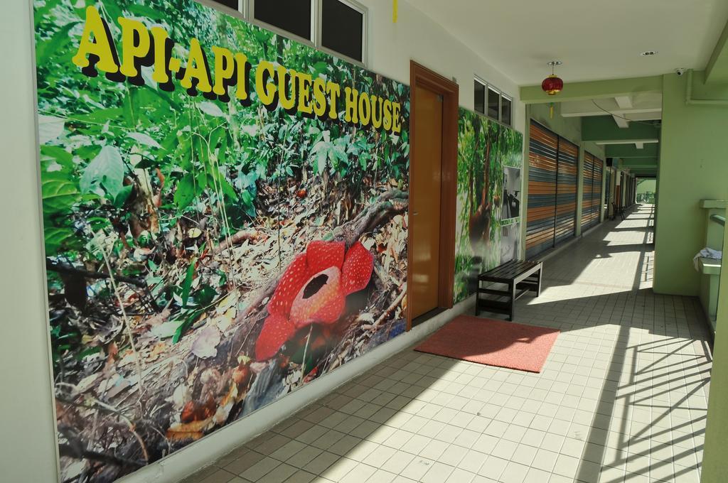 Api-Api Guesthouse Kota Kinabalu Esterno foto