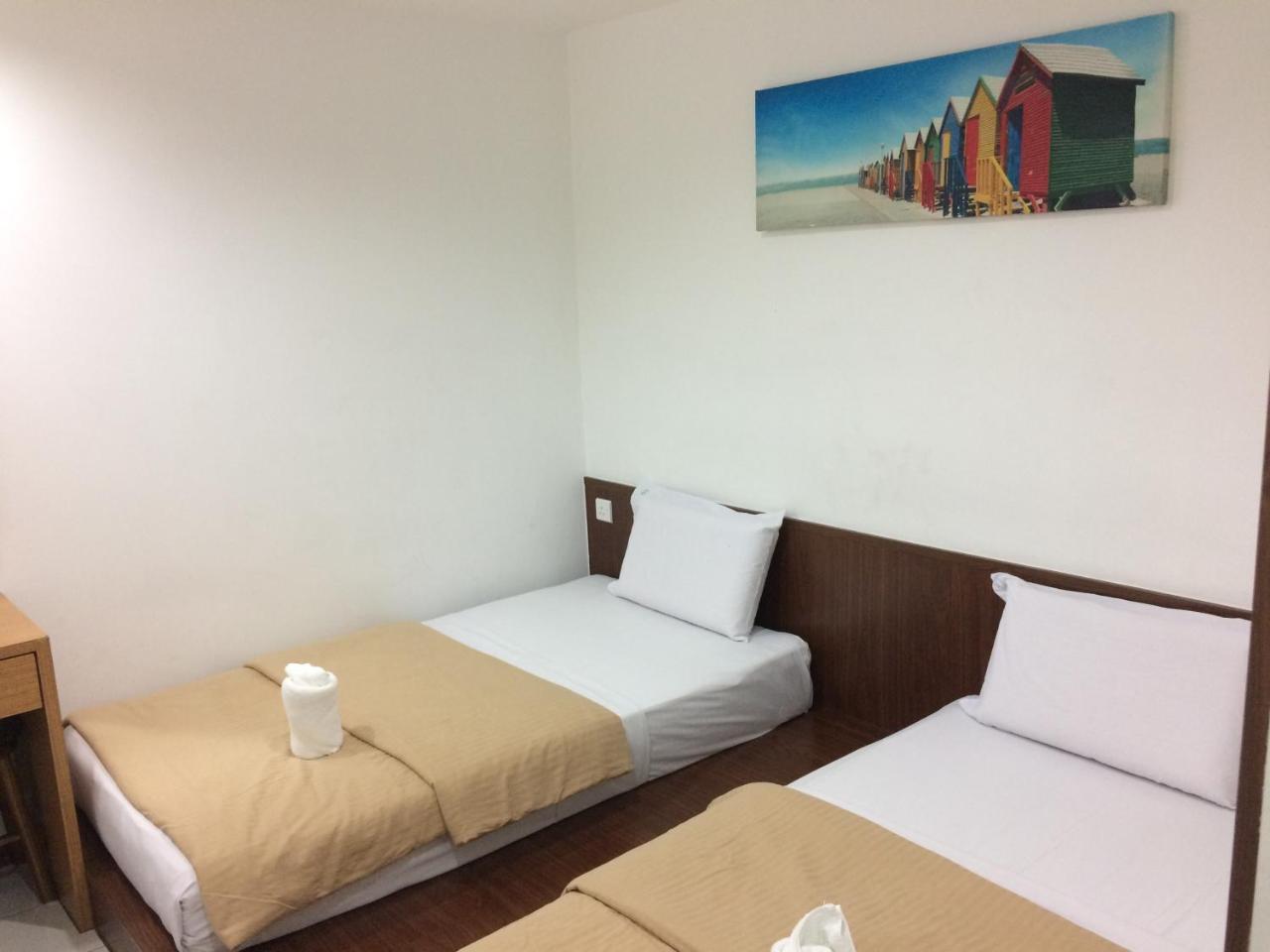 Api-Api Guesthouse Kota Kinabalu Esterno foto