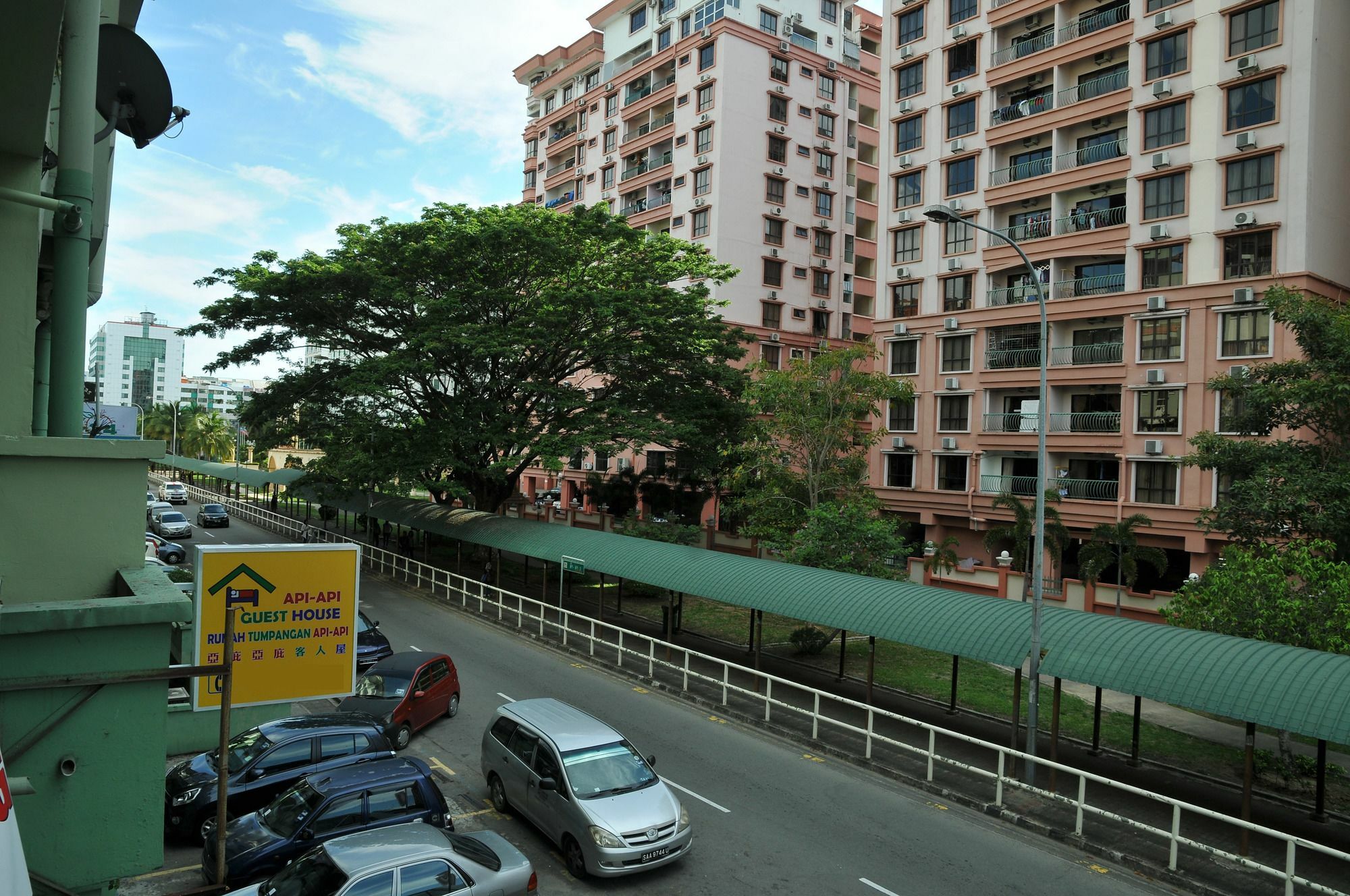 Api-Api Guesthouse Kota Kinabalu Esterno foto
